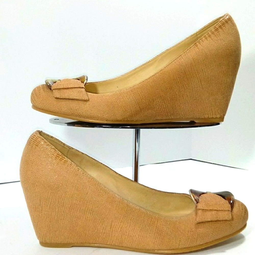 Stewart Weitzman Bucalina wedge